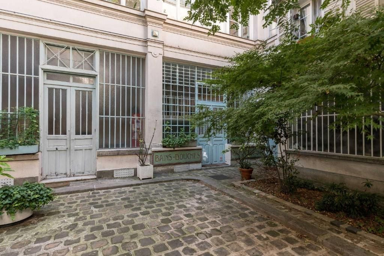 Exterior detail, République - Charmant studio - Haystia, Paris