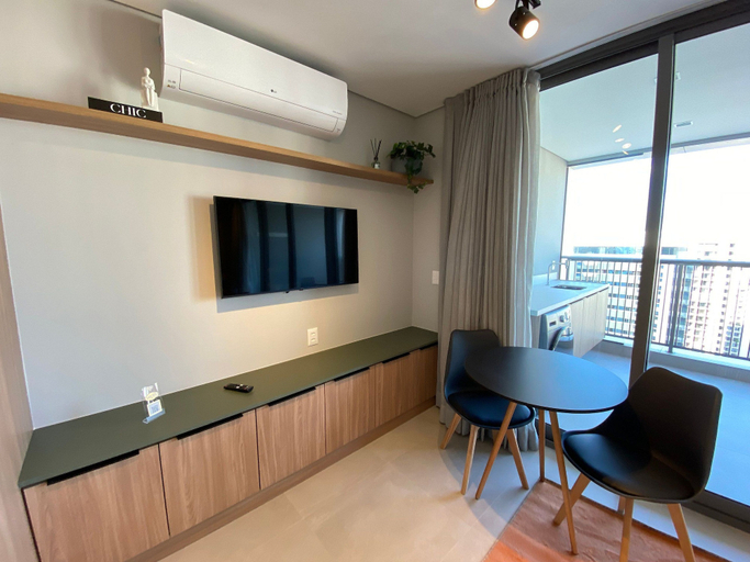 Dining 2, Estúdios com piscina no lounge, São Paulo