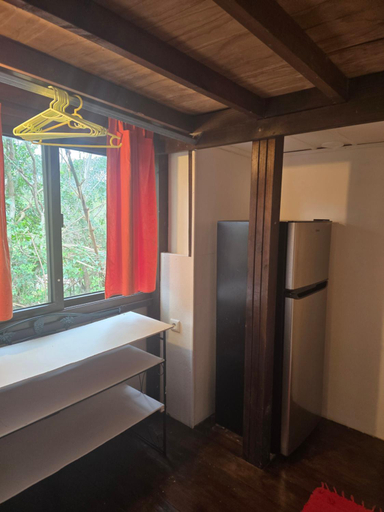 Bedroom 1, Gite et meubles du Tour du monde, Païta
