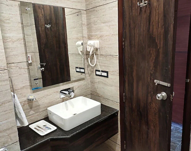 Bathroom 4, Ramoji Resorts, Hathras