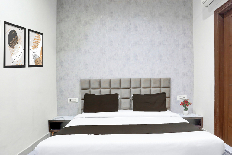 Room 3, Collection O by OYO Railway Station Road, Ludhiana