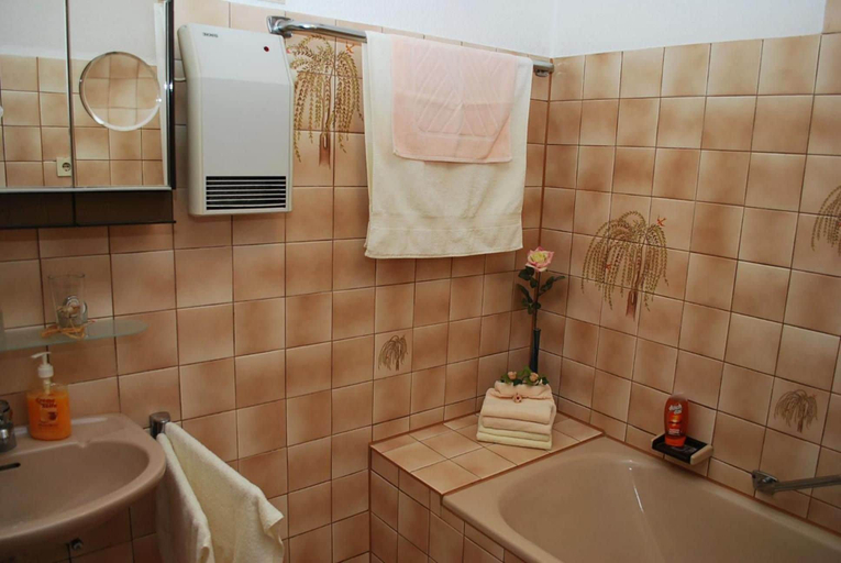 Bathroom, Hotel Waldschloss, Limburg-Weilburg