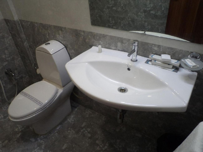 Bathroom 3, Lords  Eco Inn Gandhidham , Kachchh