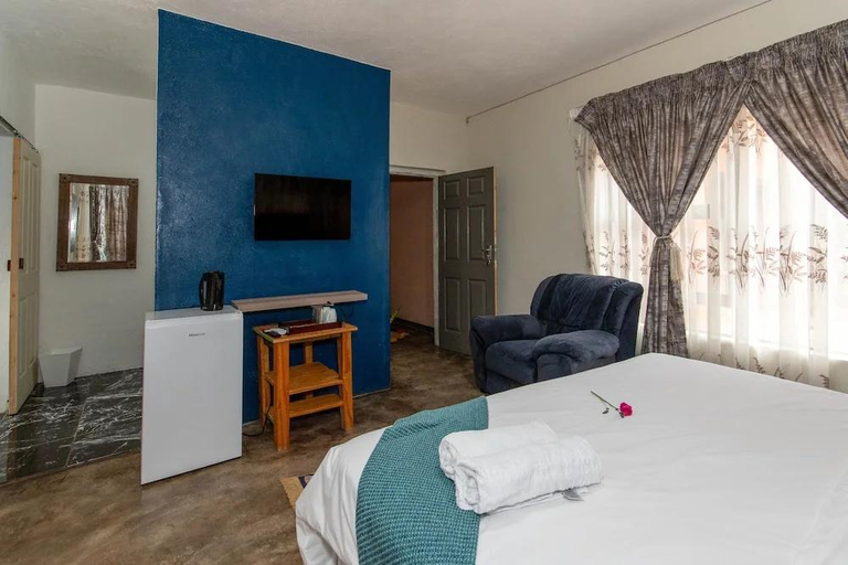 Bedroom 5, Woodpeckers Guest House, Ehlanzeni