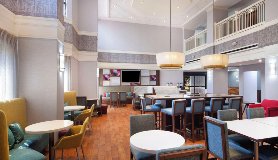 Food & Drinks 4, Hampton Inn & Suites Atlanta Airport North I-85, Fulton