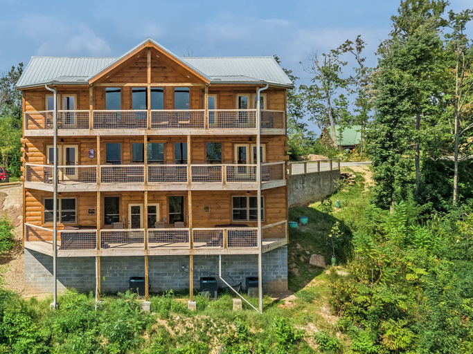 Exterior & Views, Great Smoky Lodge by Jackson Mountain Rentals, Sevier