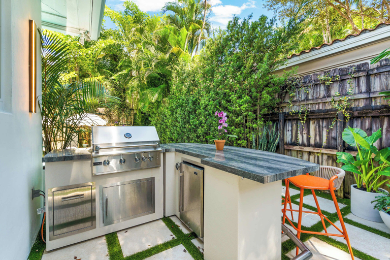 Interior 4, Garden Grove, 3BR Miami Home With Private Pool, Miami-Dade