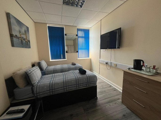 Others 5, Liverpool Gateway Inn, Sefton