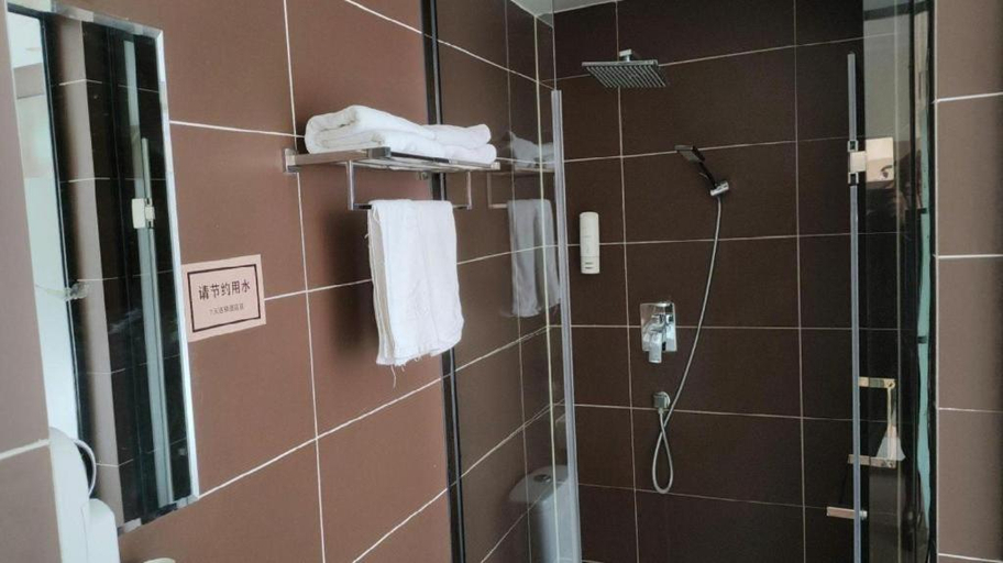 Bathroom 4, 7 Days Inn Zhangjiakou Chongli Yuxing Road, Zhangjiakou