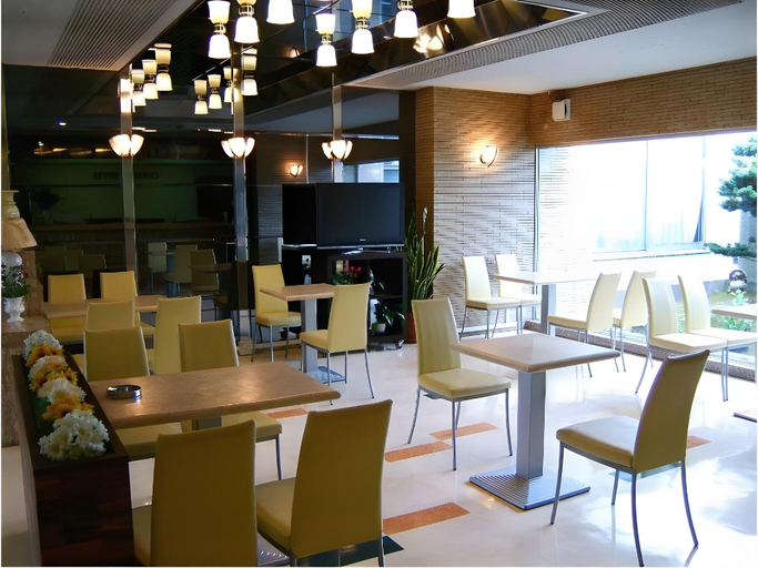 Food & Drinks, Central Hotel, Kuwana