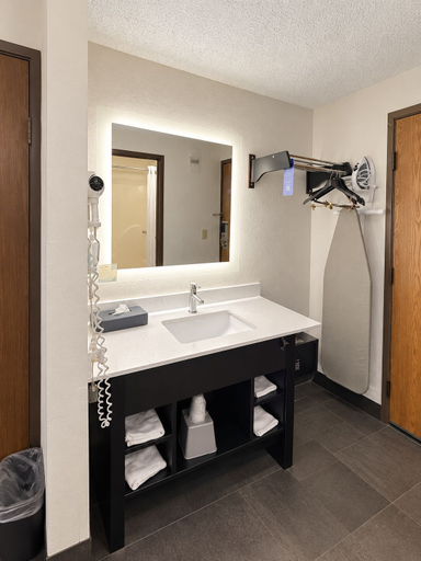 Bathroom 4, Super 8 by Wyndham Madison South, Dane