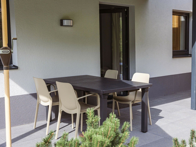 Outdoor dining 3, Holiday Apartment for 6 People & Infinity Pool, Sankt Johann im Pongau