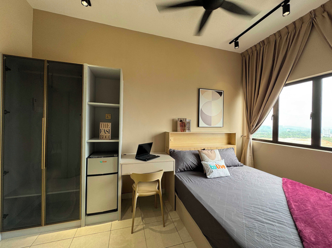 Room 2, Collection O Youth City Residences, Seremban