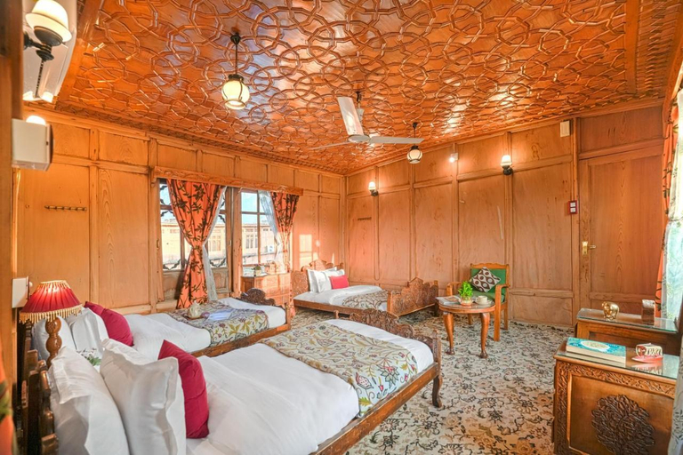 Others 2, SaffronStays Kingori Houseboat, Srinagar