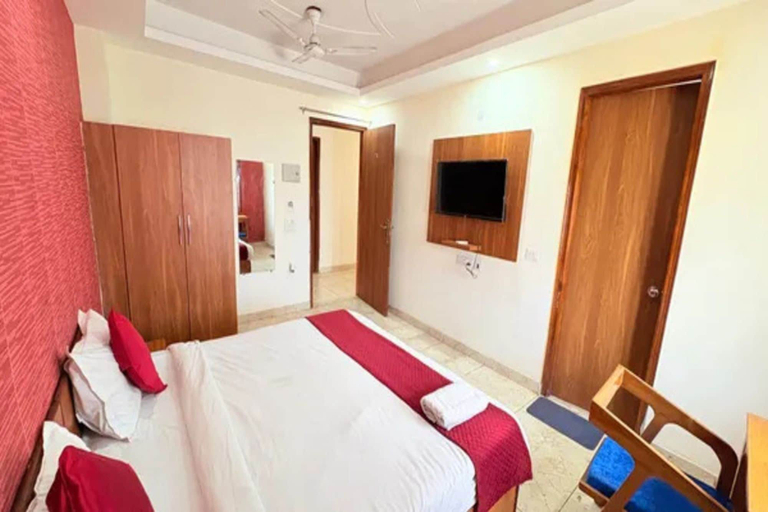 Room 4, Fabhotel Wincrest Residency, Gautam Buddha Nagar