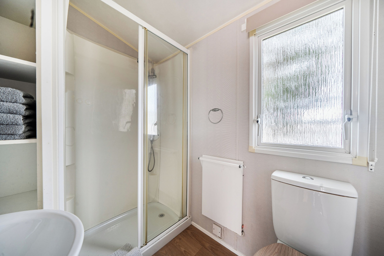 Bathroom 5, 3 Bed-sleeps 8-pet Friendly-parking-sea View, Devon