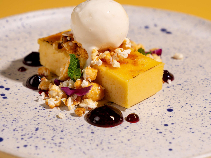 Food & Drinks 5, Fairmont Chicago at Millennium Park Gold Experience, Cook