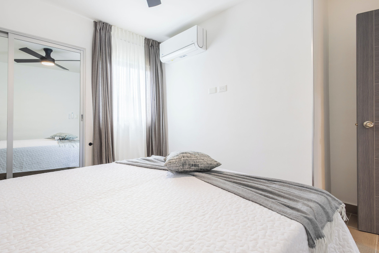 Room 2, Relaxing 2BR Punta Cana Stay /Pool & Gym, Salvaleon de Higuey