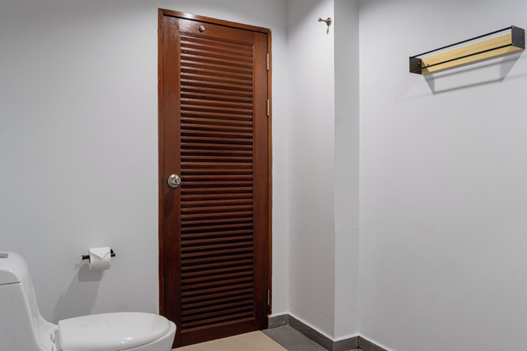 Bathroom 5, The One Sky, Phuket Island