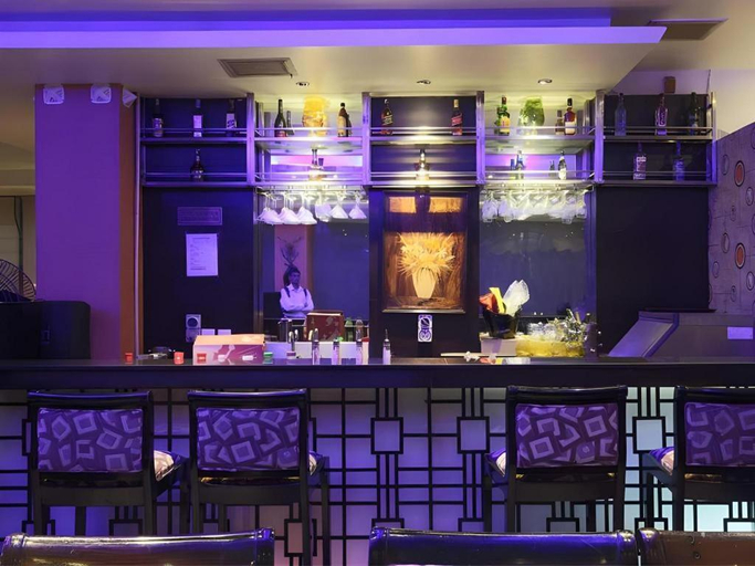 Food & Drinks 4, Hotel Signature Grand, Delhi
