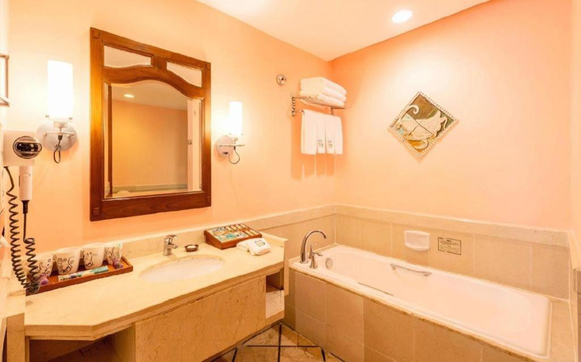 Bathroom 4, Chimelong Hotel, Guangzhou