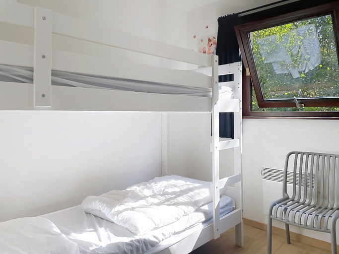 Bedroom 3, Chalet in Belgium Surrounded by Nature, Namur