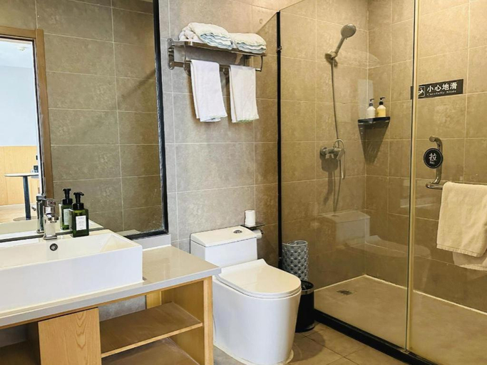 Bathroom 3, GreenTree Inn Xinxiang Fengqiu County Xingfu Road, Xinxiang