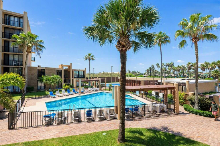 Primary image, Sea Vista Beachfront 3br - Heated Pool 3 Bedroom Apts, Cameron
