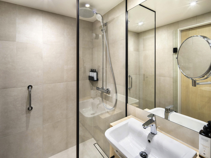 Bathroom 5, Mercure Katowice Centrum, Będzin