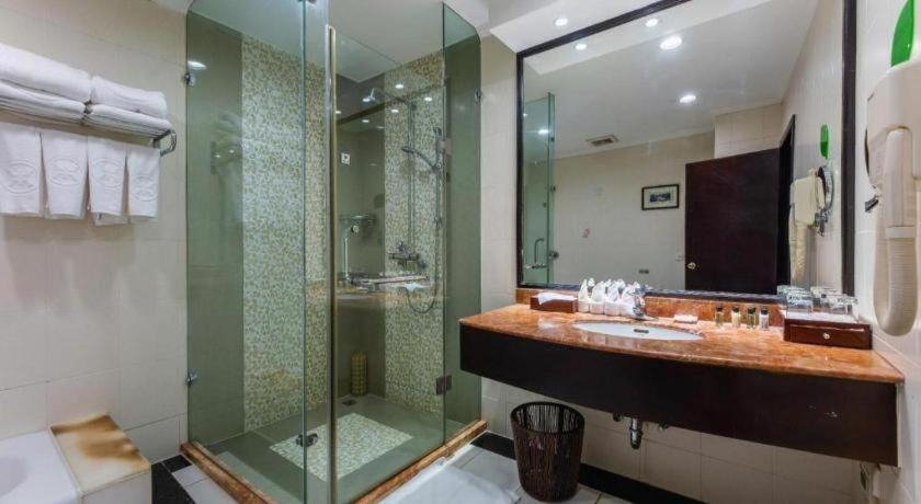 Bathroom 3, Jiang Xi Hotel, Nanchang