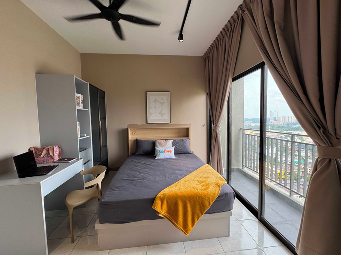 Room 4, Collection O Youth City Residences, Seremban