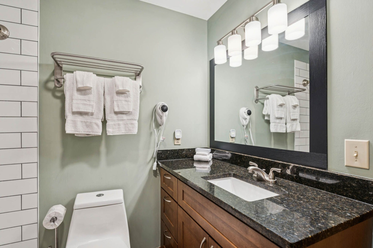 Bathroom 4, Petit Crest Villas, Pickens