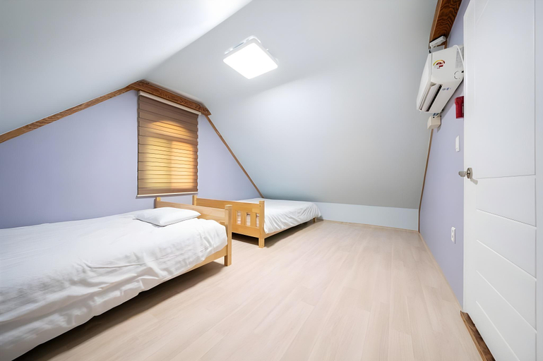 Bedroom, Tongyeong Pension Mirage, Tongyeong