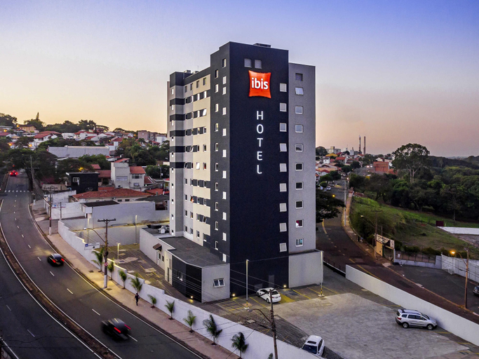Exterior & Views 2, ibis Americana, Americana