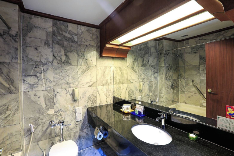 Bathroom 5, Kosa Hotel & Shopping Mall, Muang Khon Kaen
