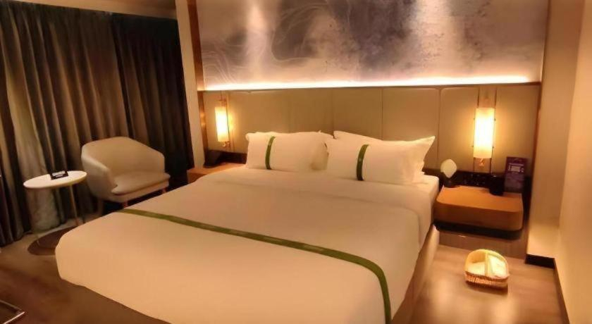 Bedroom 2, Green Tree Inn Hebei Cangzhou Hejian Middle Shijing Road, Cangzhou