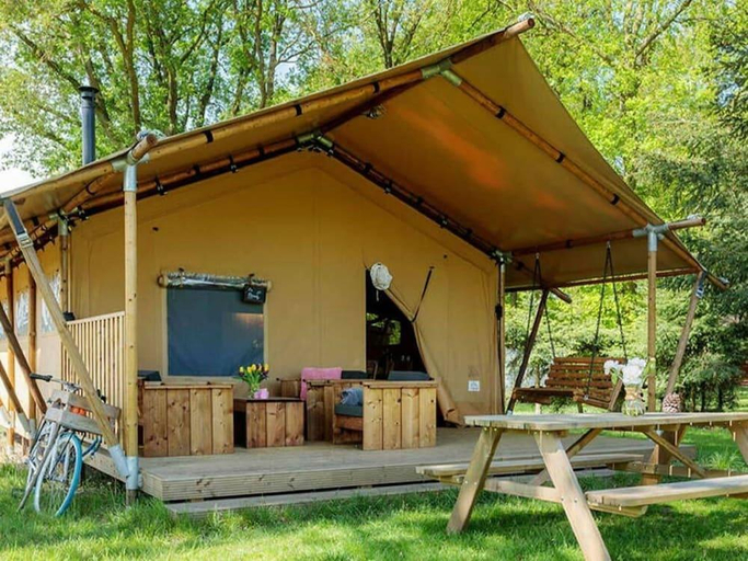 Exterior view 2, Tent Lodge With Sanitary Facilities at the Bedafse Bergen - Campsite, Uden