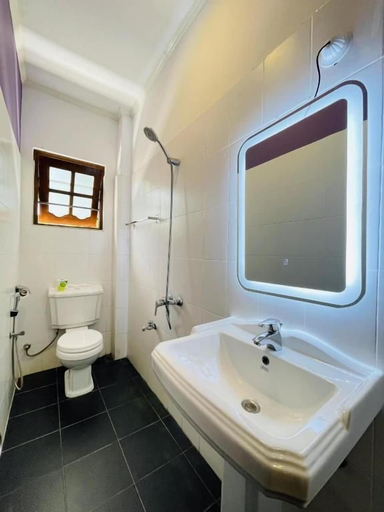 Bathroom 4, Ravan Tangalle, Tangalle