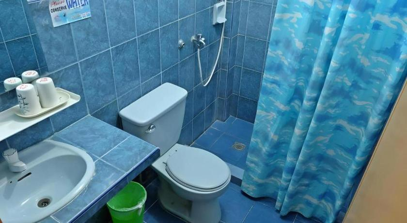 Bathroom 4, La Isla Bonita Resort, Malay