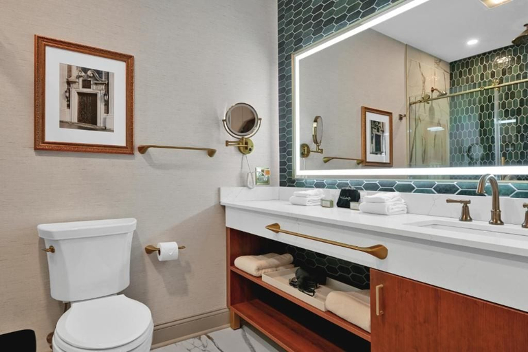 Bathroom 5, The Miners 1928 Hotel, Schuylkill