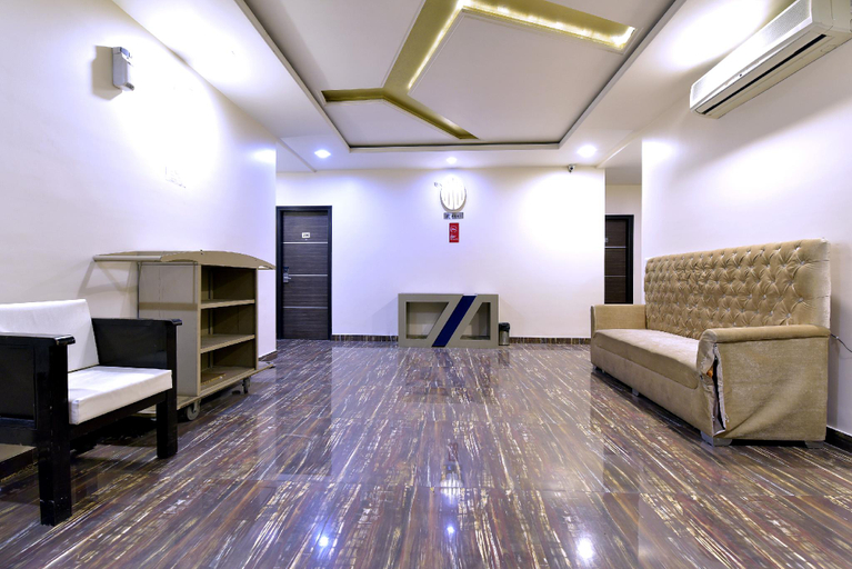 Public Area, Hotel Resolute - Near Gandhinagar Railway Station, Jaipur