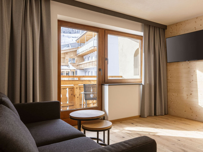 Living area, Apartment in Lermoos With Balcony and Parking, Reutte
