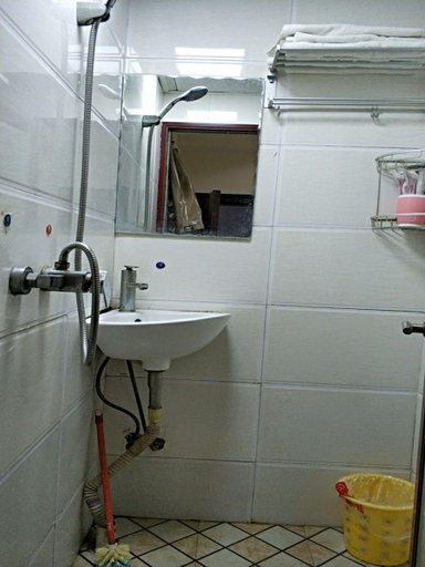 Bathroom 3, Chanyuan Hostel, Chongqing