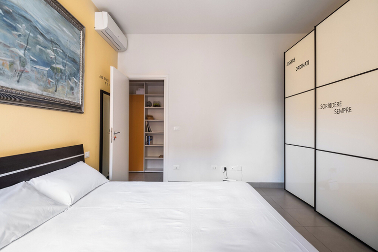 Bedroom 4, Bergonzoni Modern Apartment by Wonderful Italy, Bologna