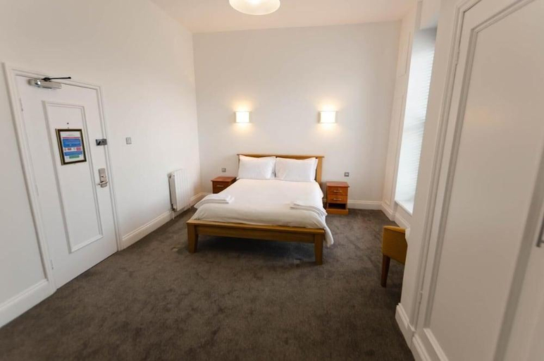 Bedroom, Opul Boutique, Douglas