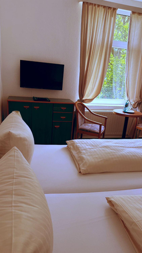 Bedroom 4, Hotel Zittauer Hutte, Görlitz