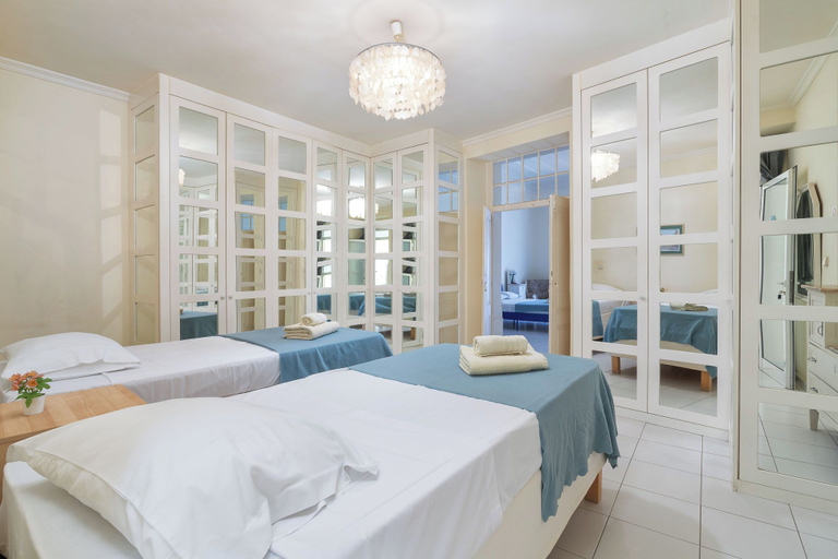 Room 2, Alicya, Faro