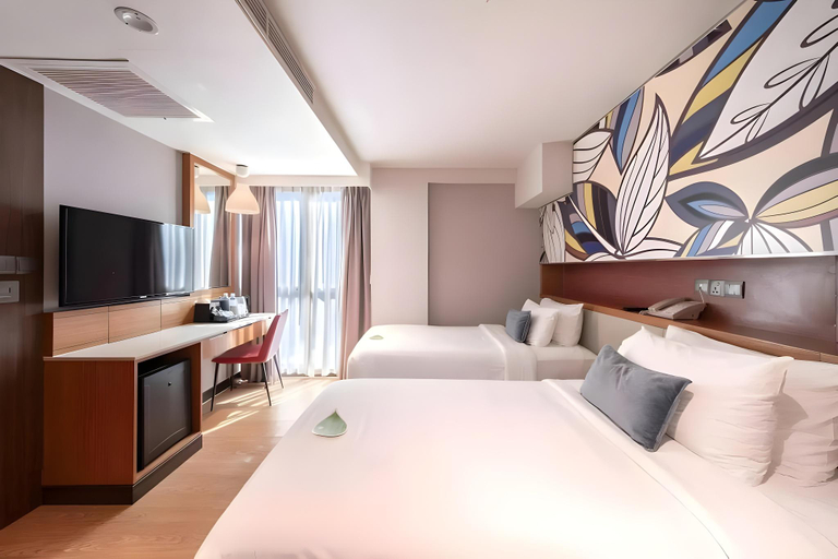 Bedroom 4, Bluewaters Pods 38 Hongkong St, Singapore