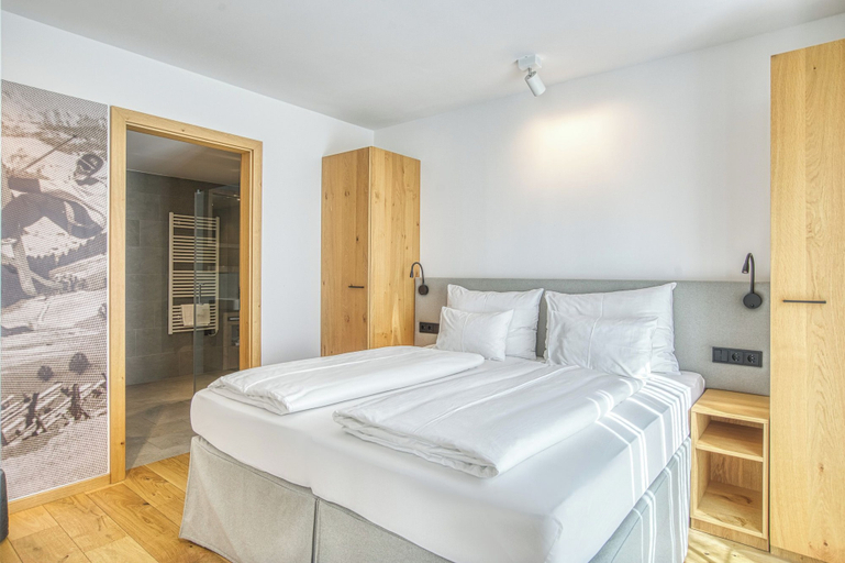 Bedroom 3, All-Suite Resort Fieberbrunn, Kitzbühel