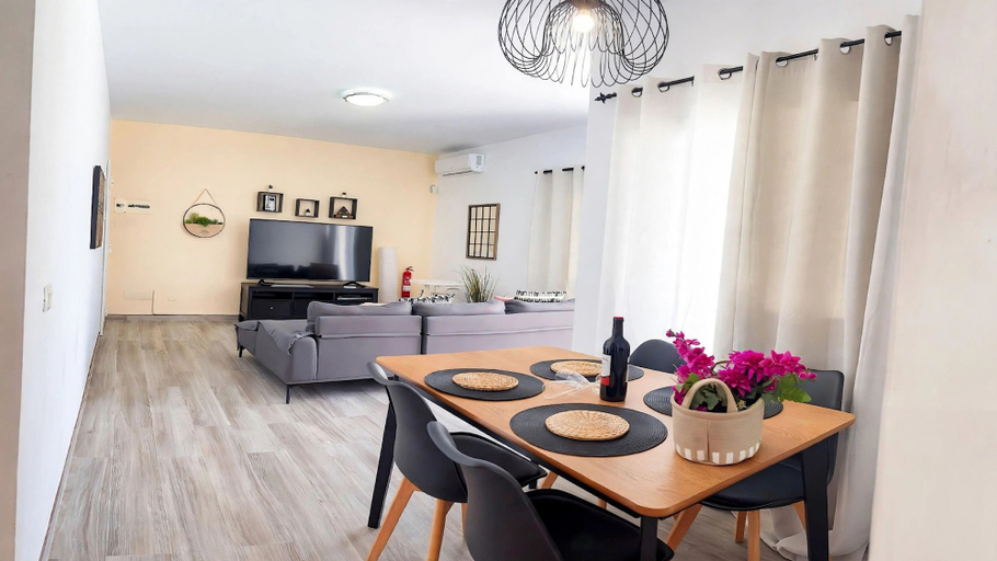 Others 2, Villa Descansa With Private Pool, Air-conditioning, Sea View, Smart-tv & Wifi, Las Palmas